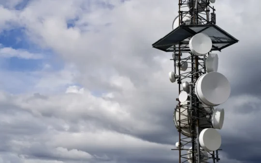 telecommunications-towers-against-cloudy-sky (1)